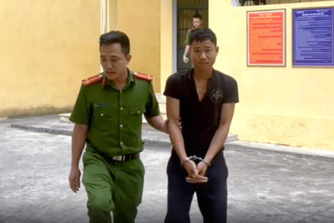 Công an huyện Quan Hóa bắt giữ hai đối tượng để điều tra về hành vi tàng trữ, mua bán trái phép vật liệu nổ